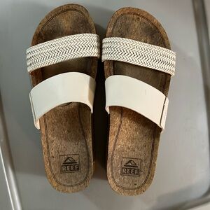 Reef platform sandal size 9 Cream two wide straps